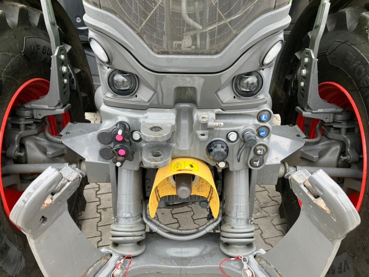 Fendt VARIO 728 GEN 7 PROFI+ RTK - Трактор: снимка 5 Fendt VARIO 728 GEN 7 PROFI+ RTK - Трактор: снимка 5