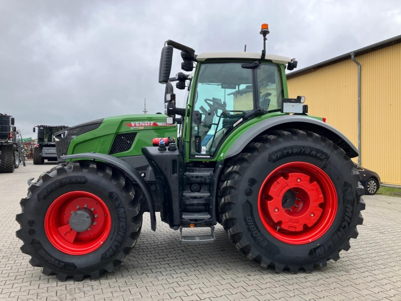 Fendt VARIO 728 GEN 7 PROFI+ RTK - Трактор: снимка 2 Fendt VARIO 728 GEN 7 PROFI+ RTK - Трактор: снимка 2