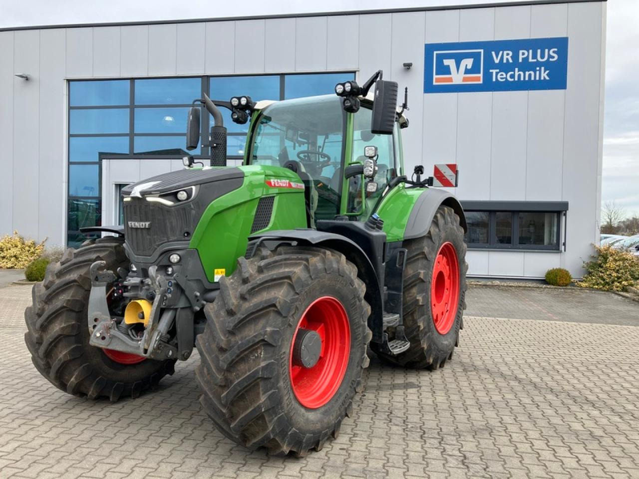 Fendt VARIO 728 GEN 7//RTK//VARIO GRIP - Трактор: снимка 1 Fendt VARIO 728 GEN 7//RTK//VARIO GRIP - Трактор: снимка 1