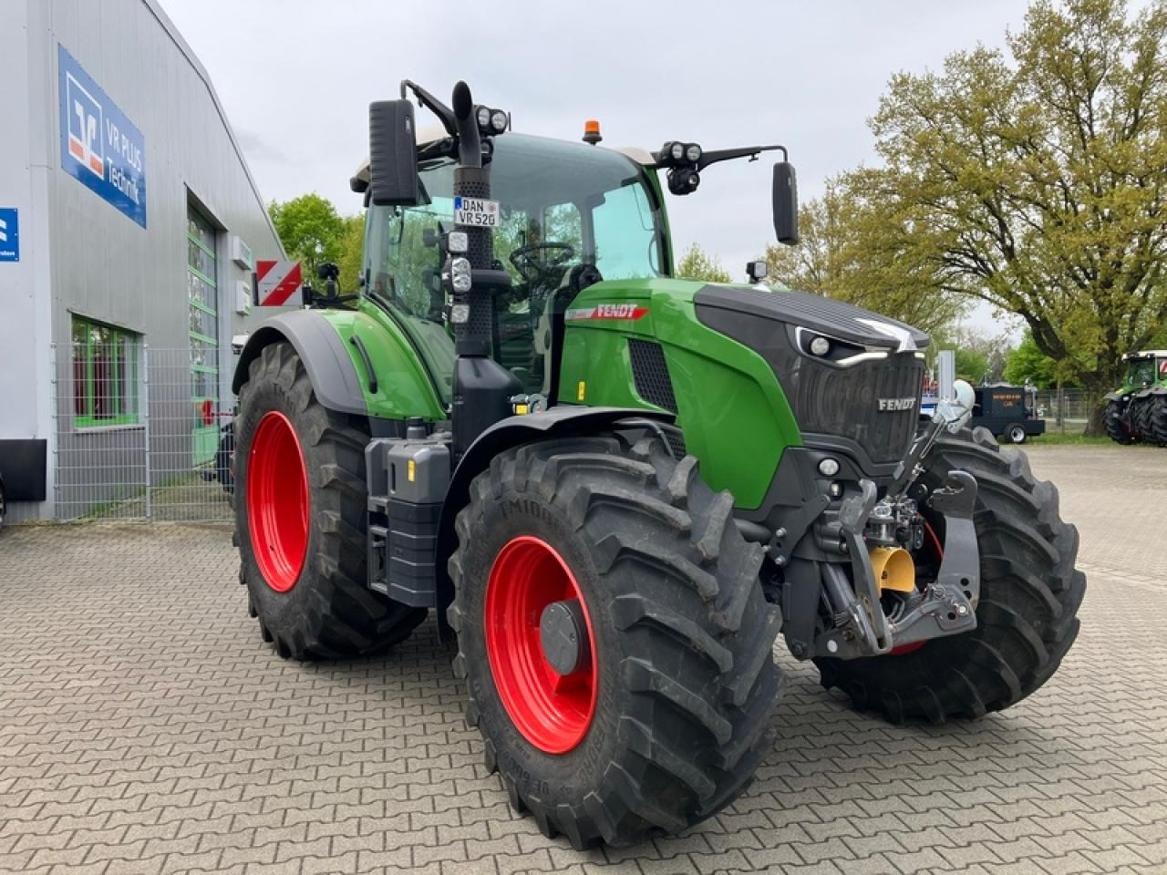 Fendt VARIO 728 POWER PLUS SET 2 - Трактор: снимка 4 Fendt VARIO 728 POWER PLUS SET 2 - Трактор: снимка 4