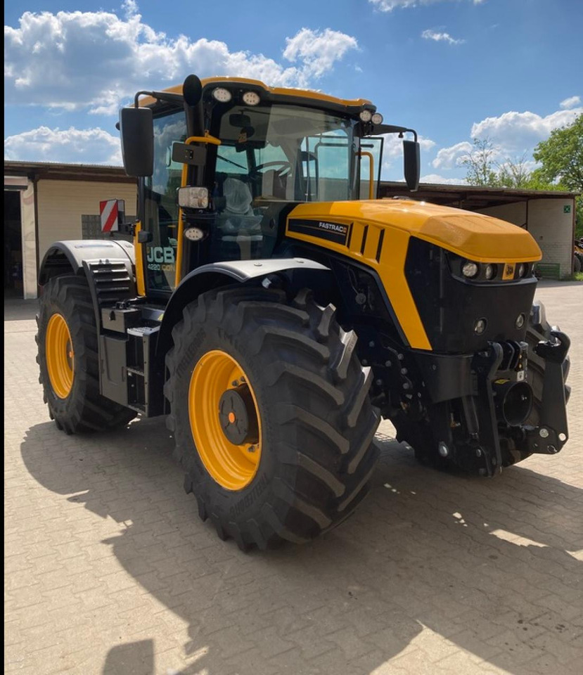 JCB FASTRAC 4220 - Трактор: снимка 1 JCB FASTRAC 4220 - Трактор: снимка 1