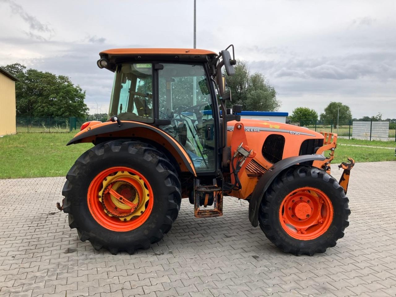 John Deere 5720 - Трактор: снимка 4 John Deere 5720 - Трактор: снимка 4