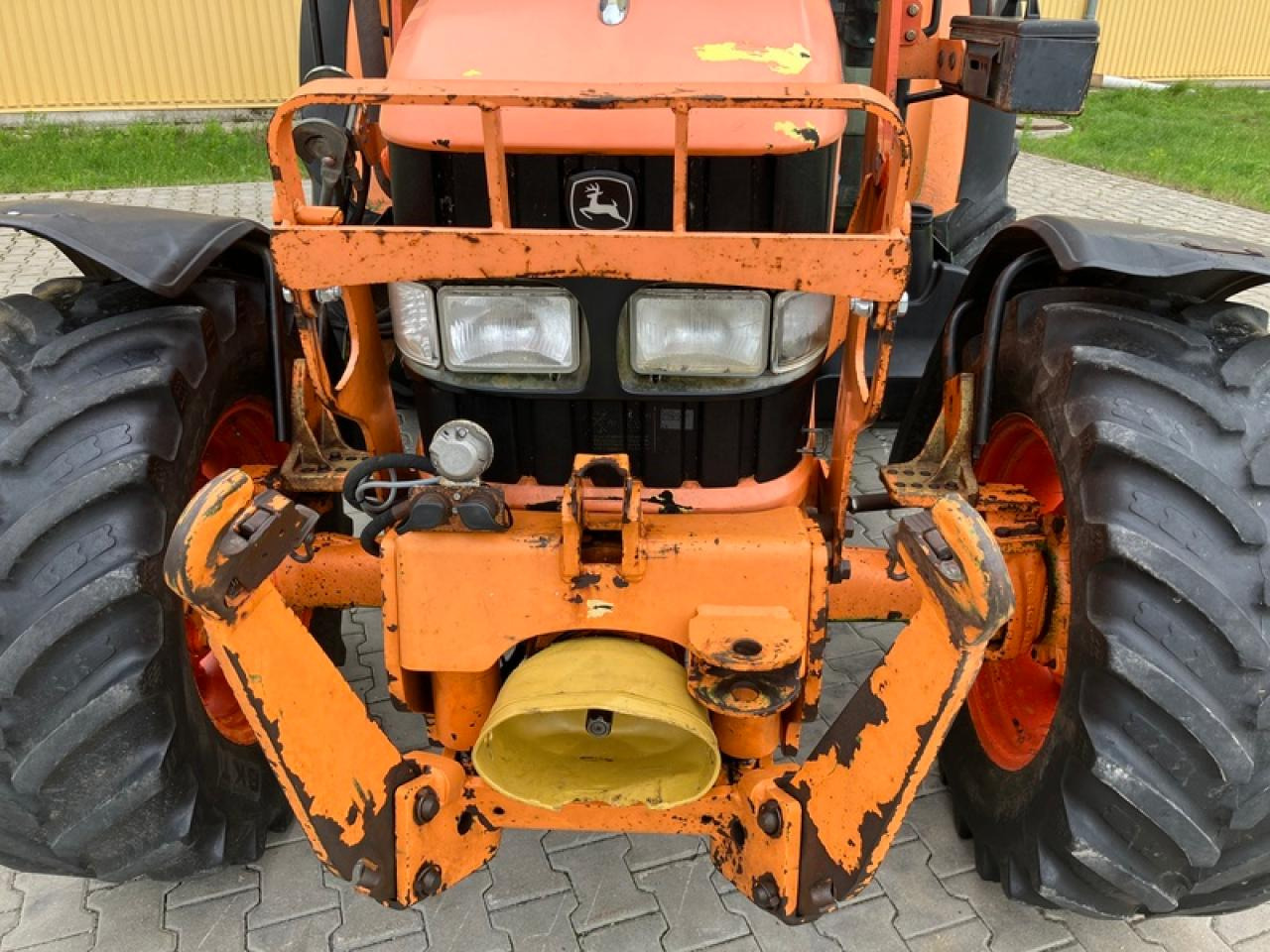 John Deere 5720 - Трактор: снимка 5 John Deere 5720 - Трактор: снимка 5