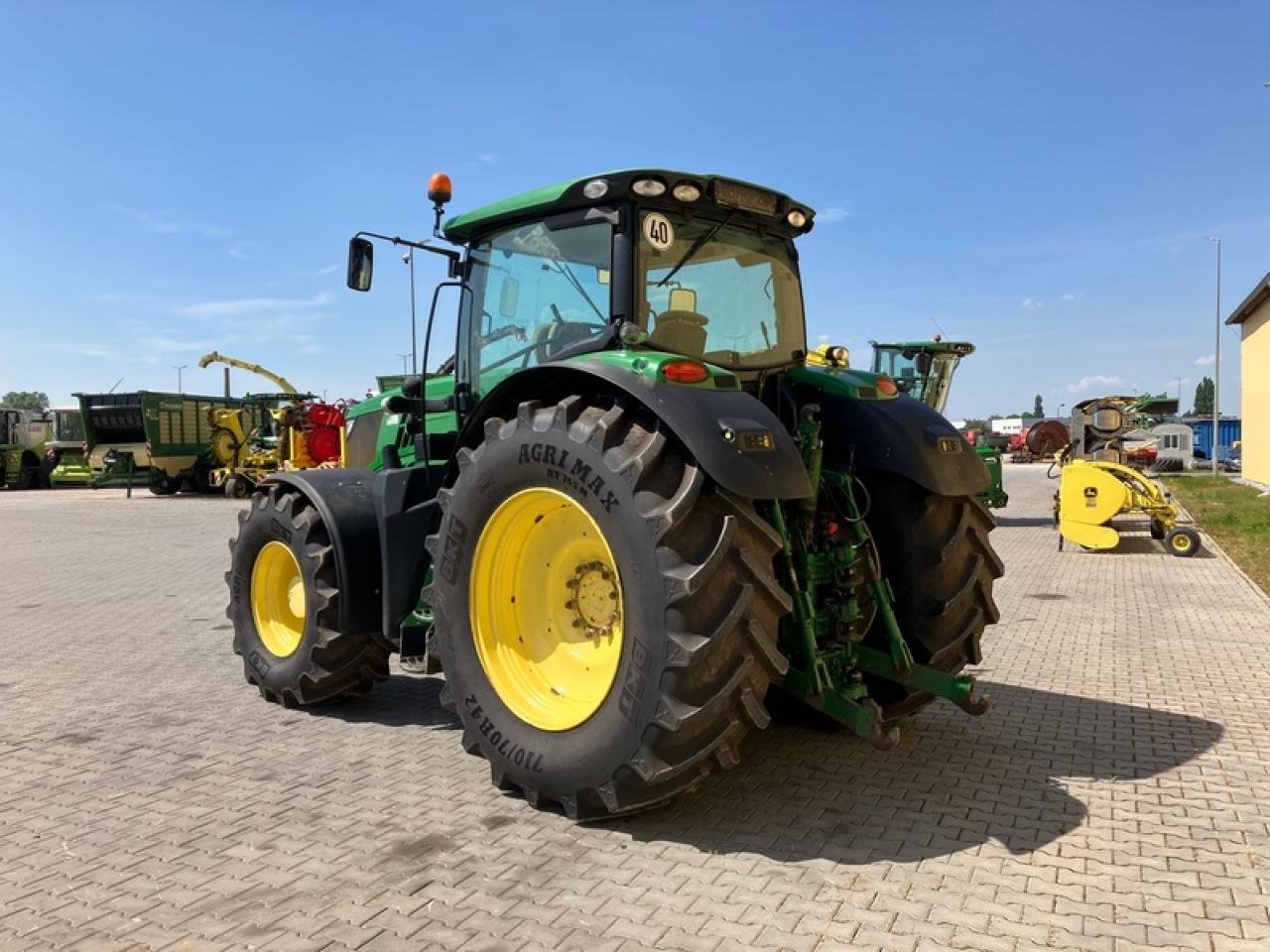 John Deere 6210R AUTOPOWER - Трактор: снимка 3 John Deere 6210R AUTOPOWER - Трактор: снимка 3