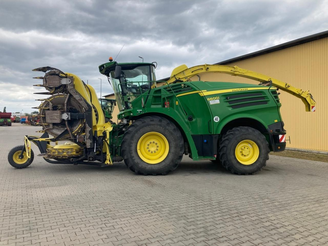 John Deere 8600 I - Силажокомбайн: снимка 2 John Deere 8600 I - Силажокомбайн: снимка 2