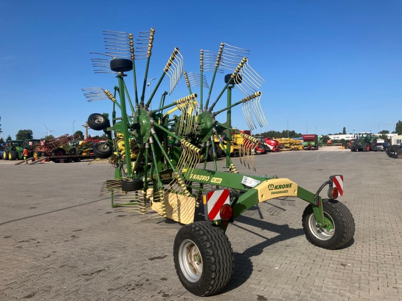 Krone TC880 - Гребло/ Сенообръщачка: снимка 2 Krone TC880 - Гребло/ Сенообръщачка: снимка 2