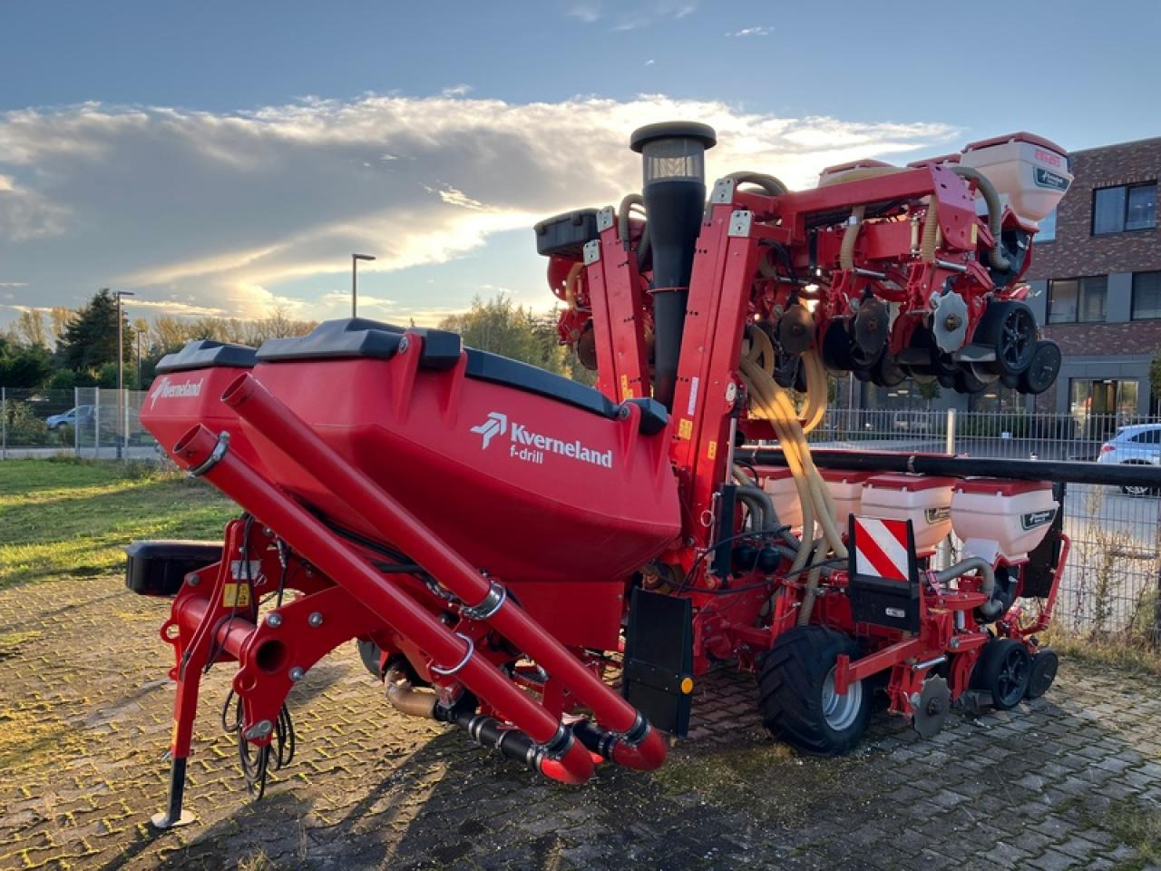 Kverneland OPTIMA 12 SX + FRONTTANK//GEOSEED - Прецизна сеялка: снимка 1 Kverneland OPTIMA 12 SX + FRONTTANK//GEOSEED - Прецизна сеялка: снимка 1