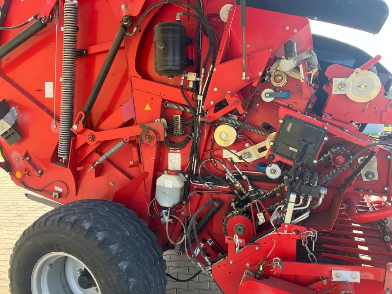 Lely RP 180V - Рулонна сламопреса: снимка 4 Lely RP 180V - Рулонна сламопреса: снимка 4