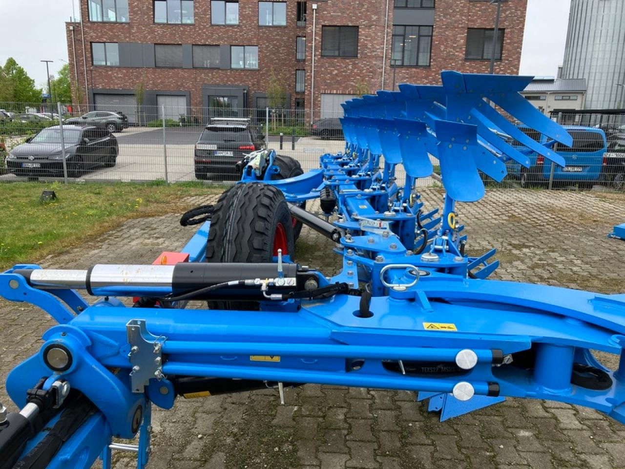 Lemken DIAMANT 16 V OFF+ONLAND - Плуг: снимка 3 Lemken DIAMANT 16 V OFF+ONLAND - Плуг: снимка 3