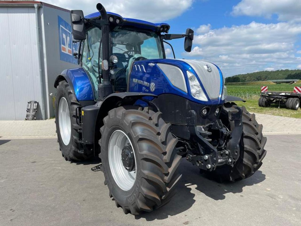 New Holland T 7.225 AKTION - Трактор: снимка 5 New Holland T 7.225 AKTION - Трактор: снимка 5