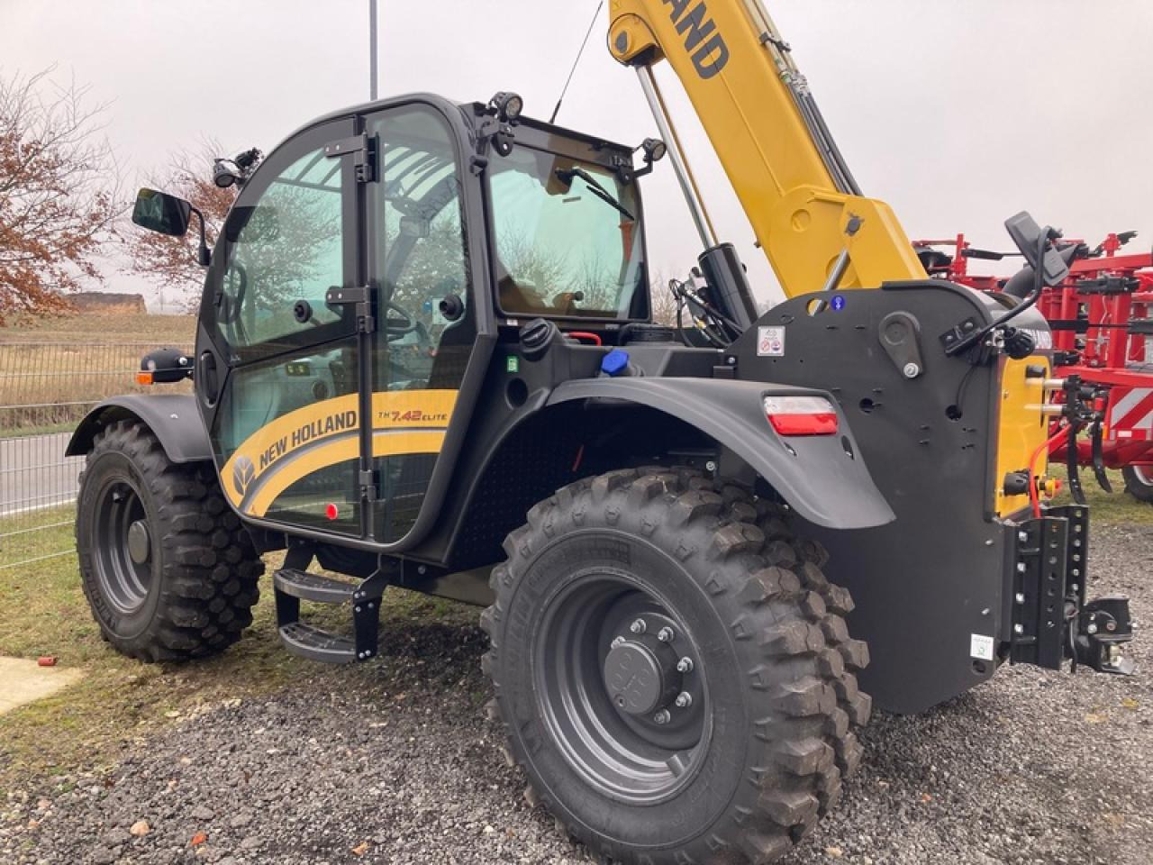 New Holland TH7.42 ELITE AKTION - Телескопичен товарач: снимка 2 New Holland TH7.42 ELITE AKTION - Телескопичен товарач: снимка 2