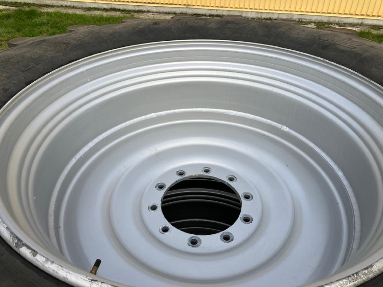 Trelleborg 710/75R42 TM900 - Гума: снимка 3 Trelleborg 710/75R42 TM900 - Гума: снимка 3