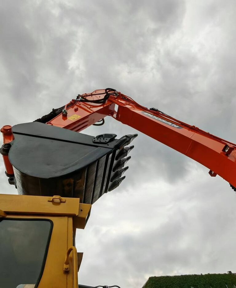 Doosan DX340 - Верижен багер: снимка 3 Doosan DX340 - Верижен багер: снимка 3