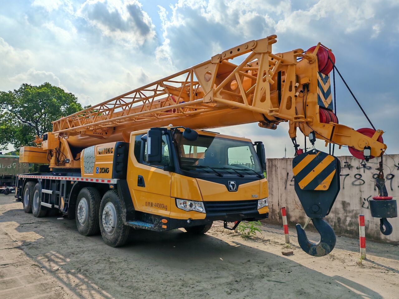 XCMG QY70KC - Автокран: снимка 2 XCMG QY70KC - Автокран: снимка 2