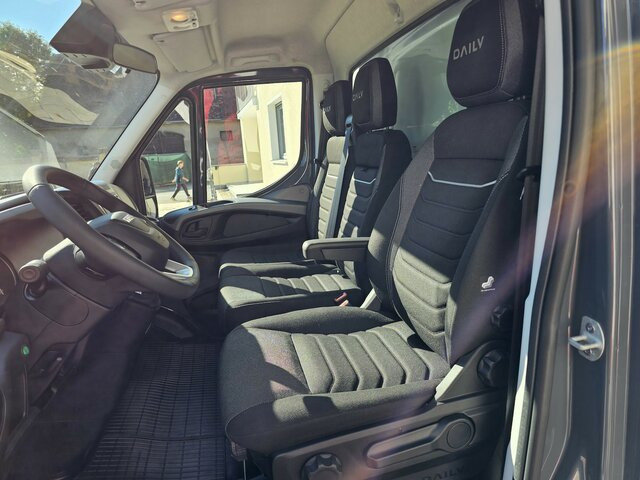 IVECO Daily 35S18 3.0 Koffer Voll-LED Navigation - Лекотоварен автомобил фургон: снимка 2 IVECO Daily 35S18 3.0 Koffer Voll-LED Navigation - Лекотоварен автомобил фургон: снимка 2