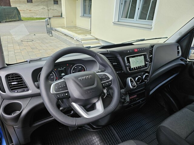 IVECO Daily 35S18HA8 3.0 Koffer Hi-Matic AHK Tacho... - Лекотоварен автомобил фургон: снимка 4 IVECO Daily 35S18HA8 3.0 Koffer Hi-Matic AHK Tacho... - Лекотоварен автомобил фургон: снимка 4