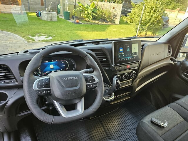 IVECO Daily 35S18HA8V DOKA Hi-Matic 12m³ 2xSchiebetür - Товарен бус, Бус с двойна кабина: снимка 5 IVECO Daily 35S18HA8V DOKA Hi-Matic 12m³ 2xSchiebetür - Товарен бус, Бус с двойна кабина: снимка 5