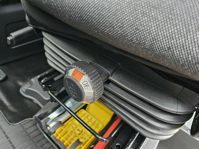 IVECO Daily 35S18HA8V DOKA Hi-Matic 12m³ L2H2 7 Sitze... - Товарен бус, Бус с двойна кабина: снимка 3 IVECO Daily 35S18HA8V DOKA Hi-Matic 12m³ L2H2 7 Sitze... - Товарен бус, Бус с двойна кабина: снимка 3