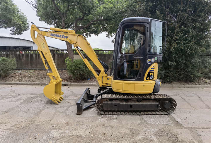 Best Selling Used komatsu PC35mr Excavators with good condition for sale in shanghai yard - Верижен багер: снимка 4 Best Selling Used komatsu PC35mr Excavators with good condition for sale in shanghai yard - Верижен багер: снимка 4