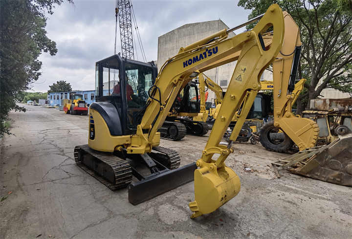 Best Selling Used komatsu PC35mr Excavators with good condition for sale in shanghai yard - Верижен багер: снимка 5 Best Selling Used komatsu PC35mr Excavators with good condition for sale in shanghai yard - Верижен багер: снимка 5
