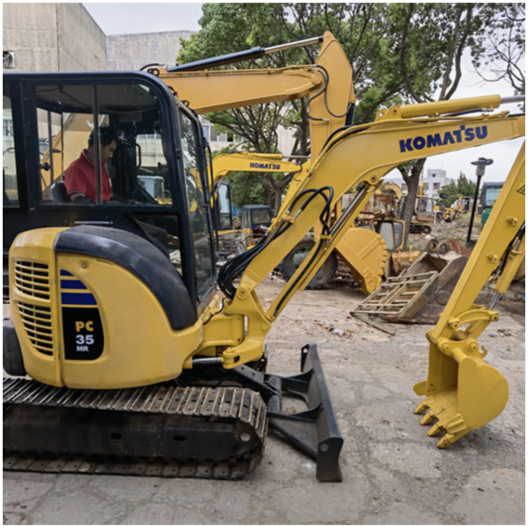 Best Selling Used komatsu PC35mr Excavators with good condition for sale in shanghai yard - Верижен багер: снимка 1 Best Selling Used komatsu PC35mr Excavators with good condition for sale in shanghai yard - Верижен багер: снимка 1