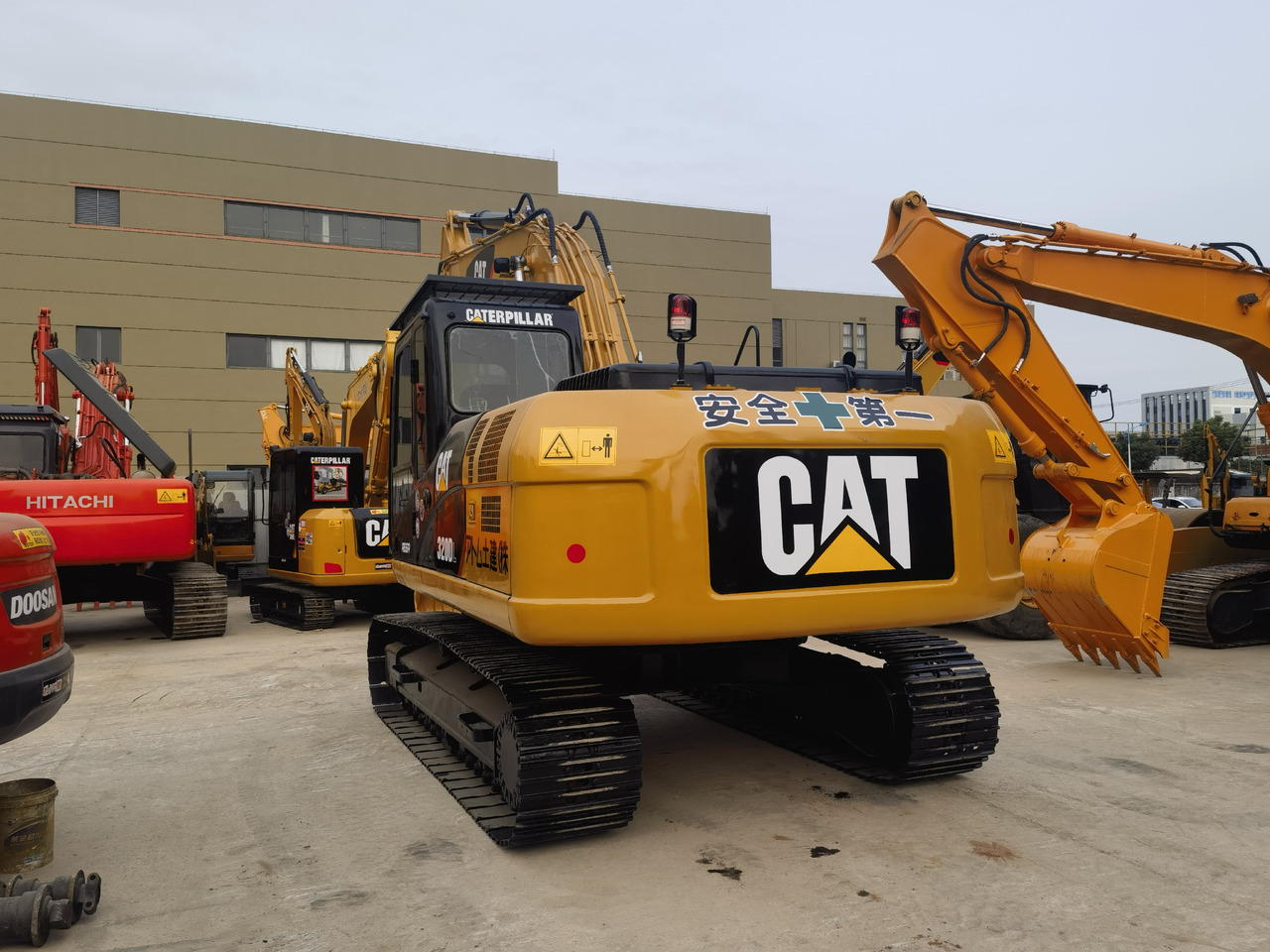 CAT 320DL Excavator - Верижен багер: снимка 5 CAT 320DL Excavator - Верижен багер: снимка 5