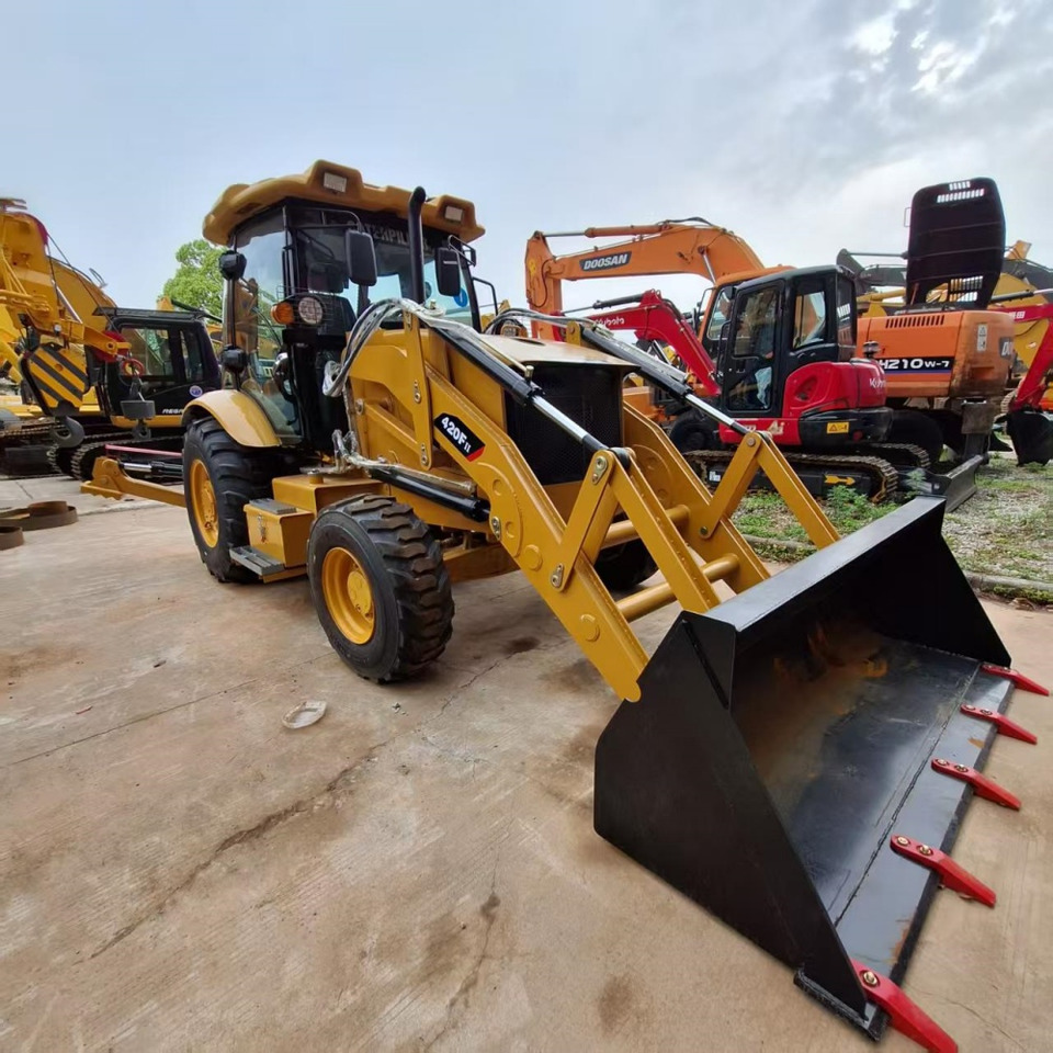 CAT 420F Backhoe Loader - Багер-товарач: снимка 2 CAT 420F Backhoe Loader - Багер-товарач: снимка 2