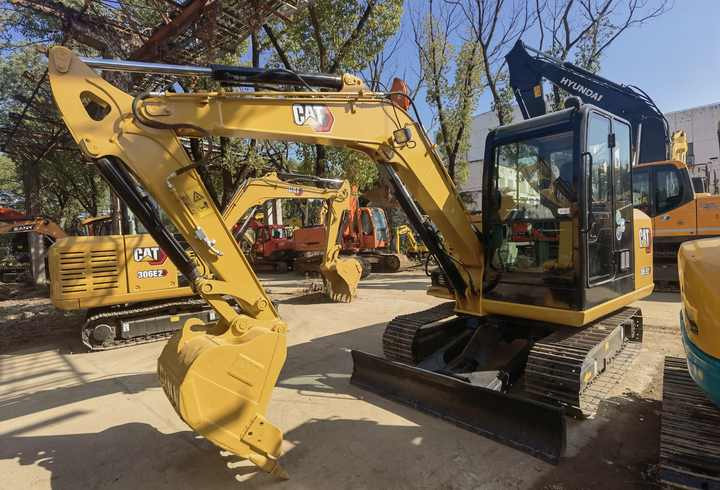 Caterpillar second hand excavator 305.5E2 digger excavator caterpillar 305.5E2 small excavator for sale - Верижен багер: снимка 3 Caterpillar second hand excavator 305.5E2 digger excavator caterpillar 305.5E2 small excavator for sale - Верижен багер: снимка 3