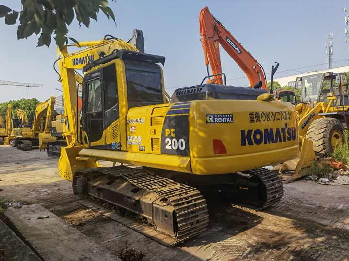 Cheap Used Japan Komatsu PC220-8 second hand excavator PC220 crawler excavator for sale - Верижен багер: снимка 2 Cheap Used Japan Komatsu PC220-8 second hand excavator PC220 crawler excavator for sale - Верижен багер: снимка 2
