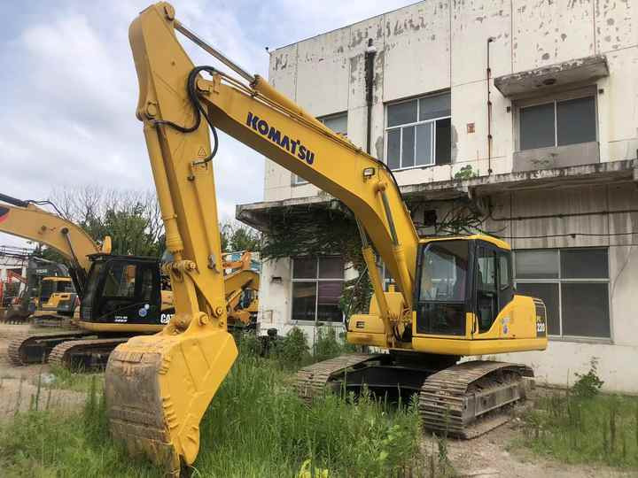 Cheap crawler excavator Komatsu PC220-7 hydraulic Excavator secondhand used komatsu pc 200-7 pc220-7 excavator for sale - Верижен багер: снимка 5 Cheap crawler excavator Komatsu PC220-7 hydraulic Excavator secondhand used komatsu pc 200-7 pc220-7 excavator for sale - Верижен багер: снимка 5