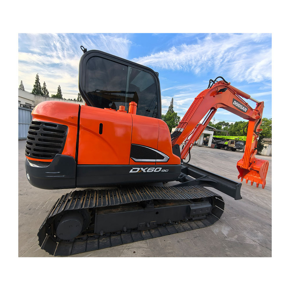 DOOSAN DX60 excavator - Мини багер: снимка 2 DOOSAN DX60 excavator - Мини багер: снимка 2