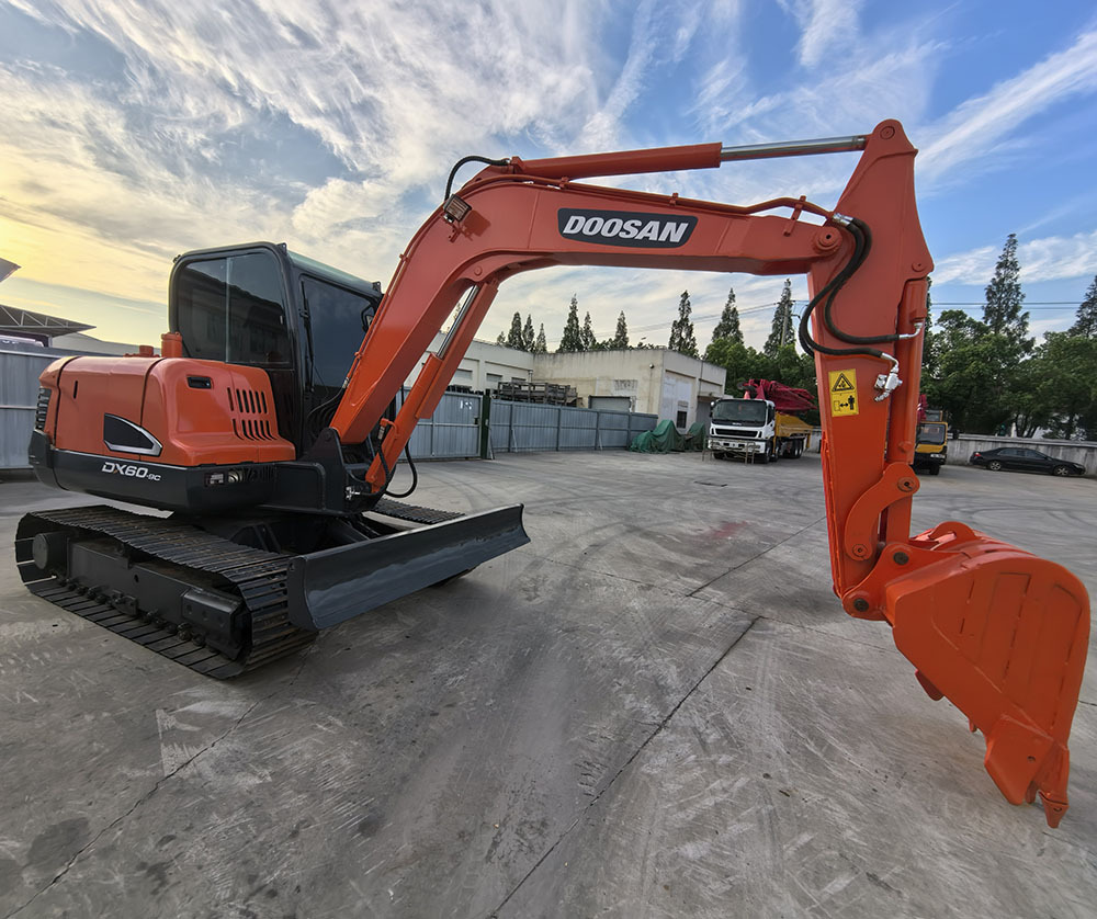 DOOSAN DX60 excavator - Мини багер: снимка 4 DOOSAN DX60 excavator - Мини багер: снимка 4