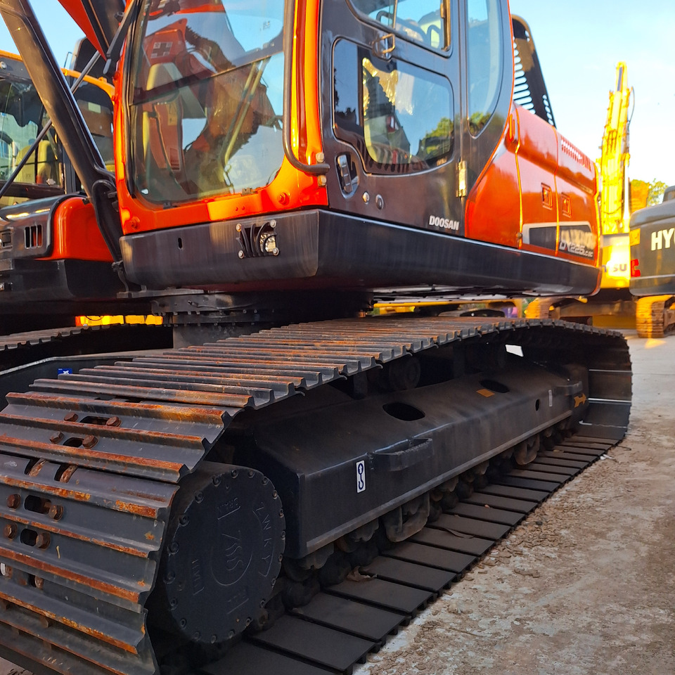 Doosan Dx225LC-9C Crawler Excavator - Верижен багер: снимка 4 Doosan Dx225LC-9C Crawler Excavator - Верижен багер: снимка 4