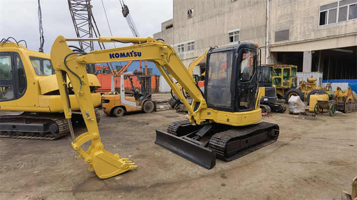 Excellent condition komatsu pc35MR in stock used original Japan komatsu pc35 excavator for sale - Верижен багер: снимка 2 Excellent condition komatsu pc35MR in stock used original Japan komatsu pc35 excavator for sale - Верижен багер: снимка 2