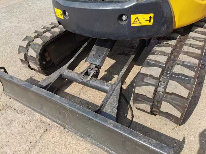 Good condition used Komatsu PC55MR-3 excavator Original Komatsu PC55MR-3 for sale in shanghai - Мини багер: снимка 2 Good condition used Komatsu PC55MR-3 excavator Original Komatsu PC55MR-3 for sale in shanghai - Мини багер: снимка 2