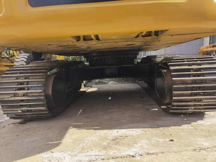 Верижен багер Great condition and fast delivery second hand excavator CAT 320D at low hours cheap price for sale: снимка 6