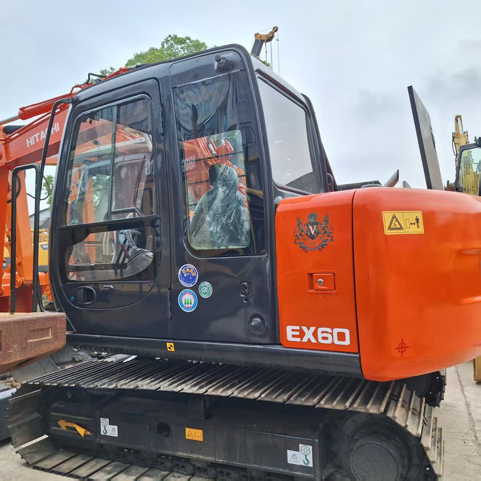 Hitachi EX60 Excavator - Верижен багер: снимка 1 Hitachi EX60 Excavator - Верижен багер: снимка 1