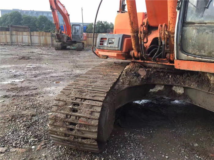 Hitachi ZX200 Excavator - Верижен багер: снимка 5 Hitachi ZX200 Excavator - Верижен багер: снимка 5