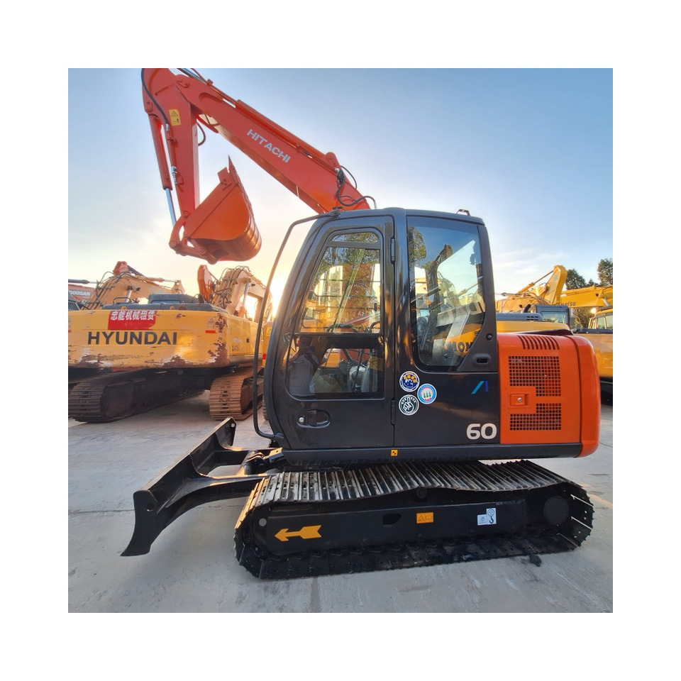 Hitachi ZX60 Excavator - Верижен багер: снимка 1 Hitachi ZX60 Excavator - Верижен багер: снимка 1