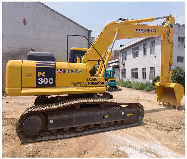 Hot Selling Japan Komatsu PC300-7 Excavators Crawler Excavator Used Pc300-7 at low Price for sale - Верижен багер: снимка 1 Hot Selling Japan Komatsu PC300-7 Excavators Crawler Excavator Used Pc300-7 at low Price for sale - Верижен багер: снимка 1