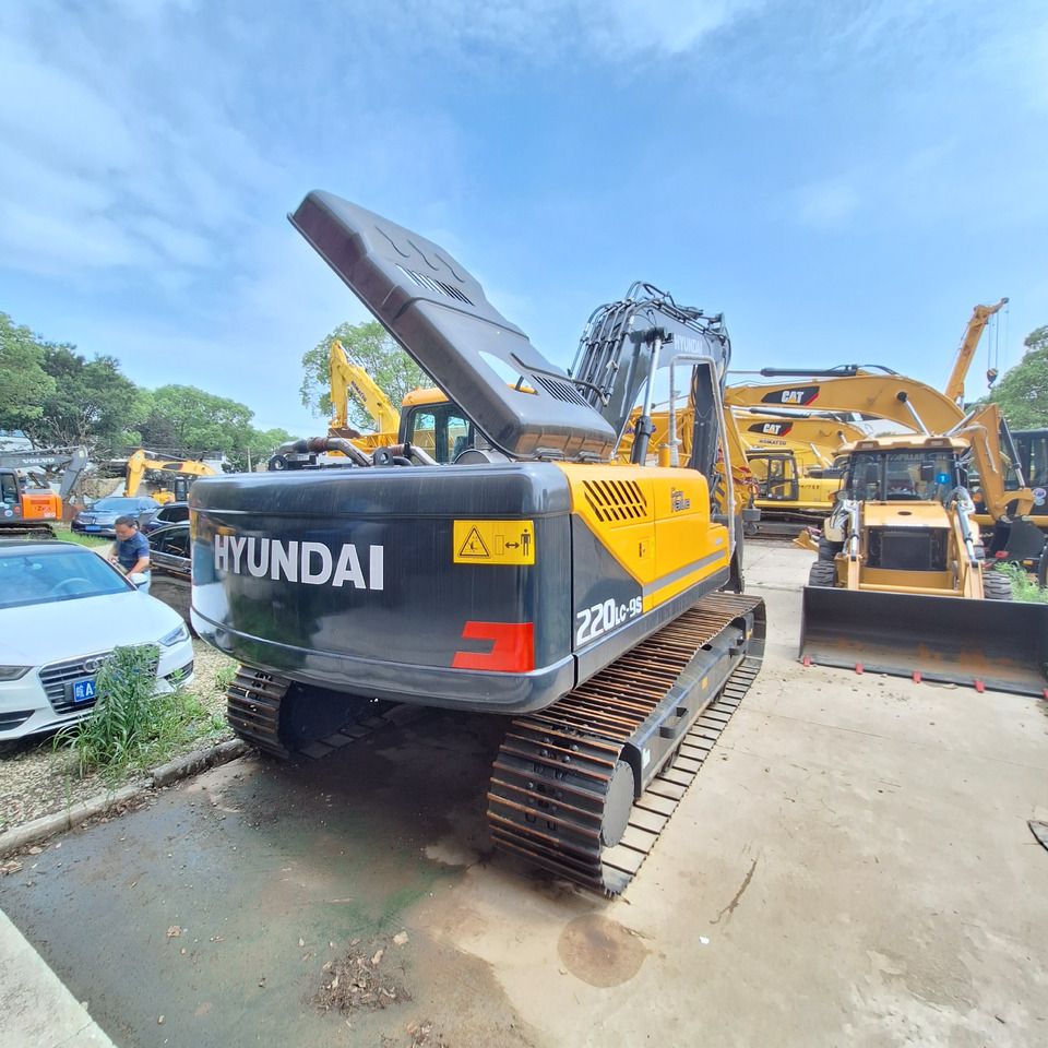 Верижен багер Hyundai 220LC-9S Excavator: снимка 6