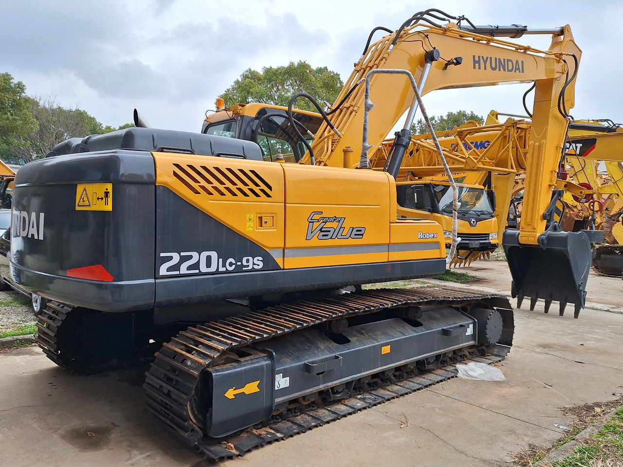 Hyundai 220LC-9S Excavator - Верижен багер: снимка 3 Hyundai 220LC-9S Excavator - Верижен багер: снимка 3