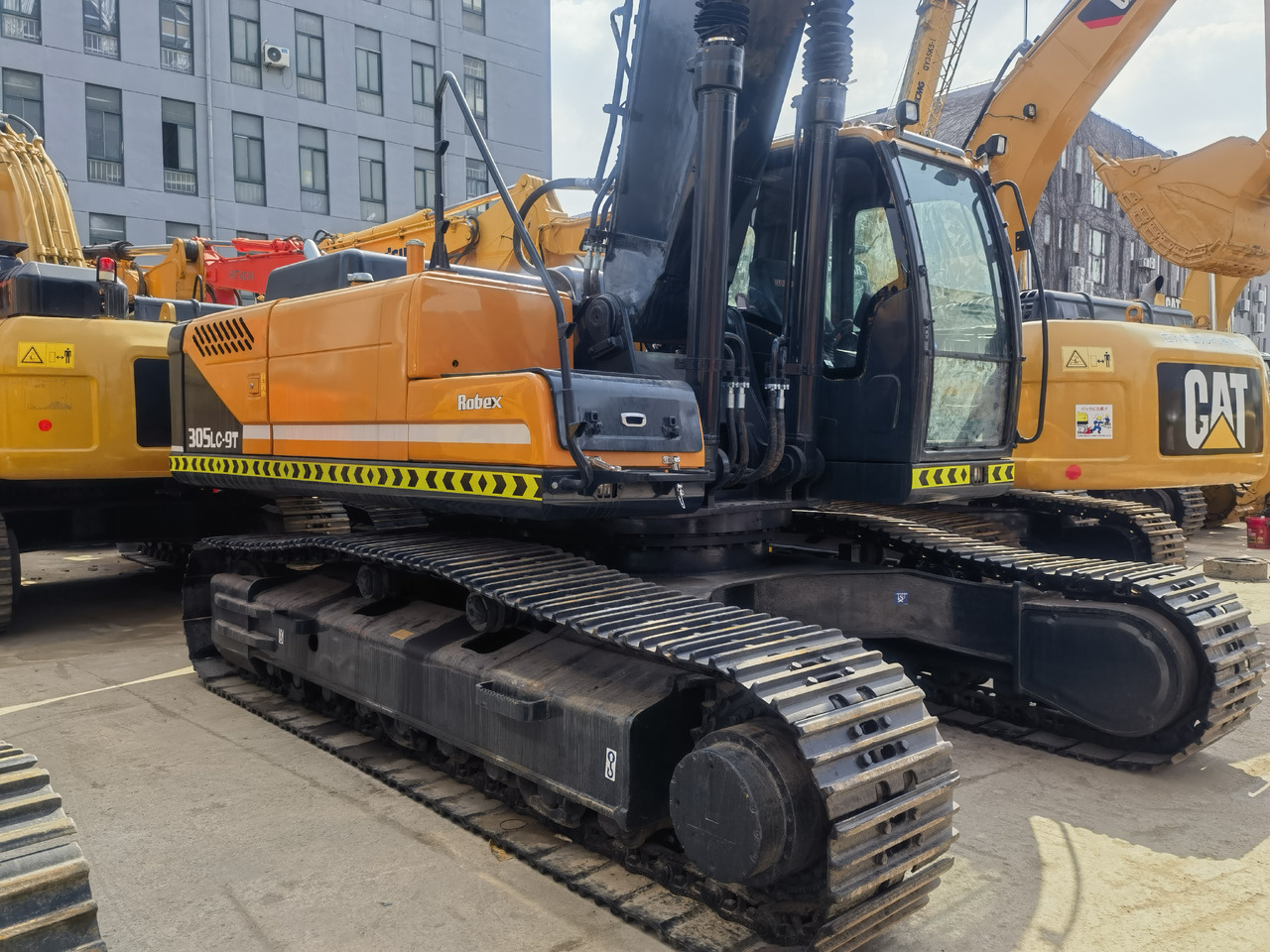 Hyundai 305LC-9T Excavator - Верижен багер: снимка 4 Hyundai 305LC-9T Excavator - Верижен багер: снимка 4