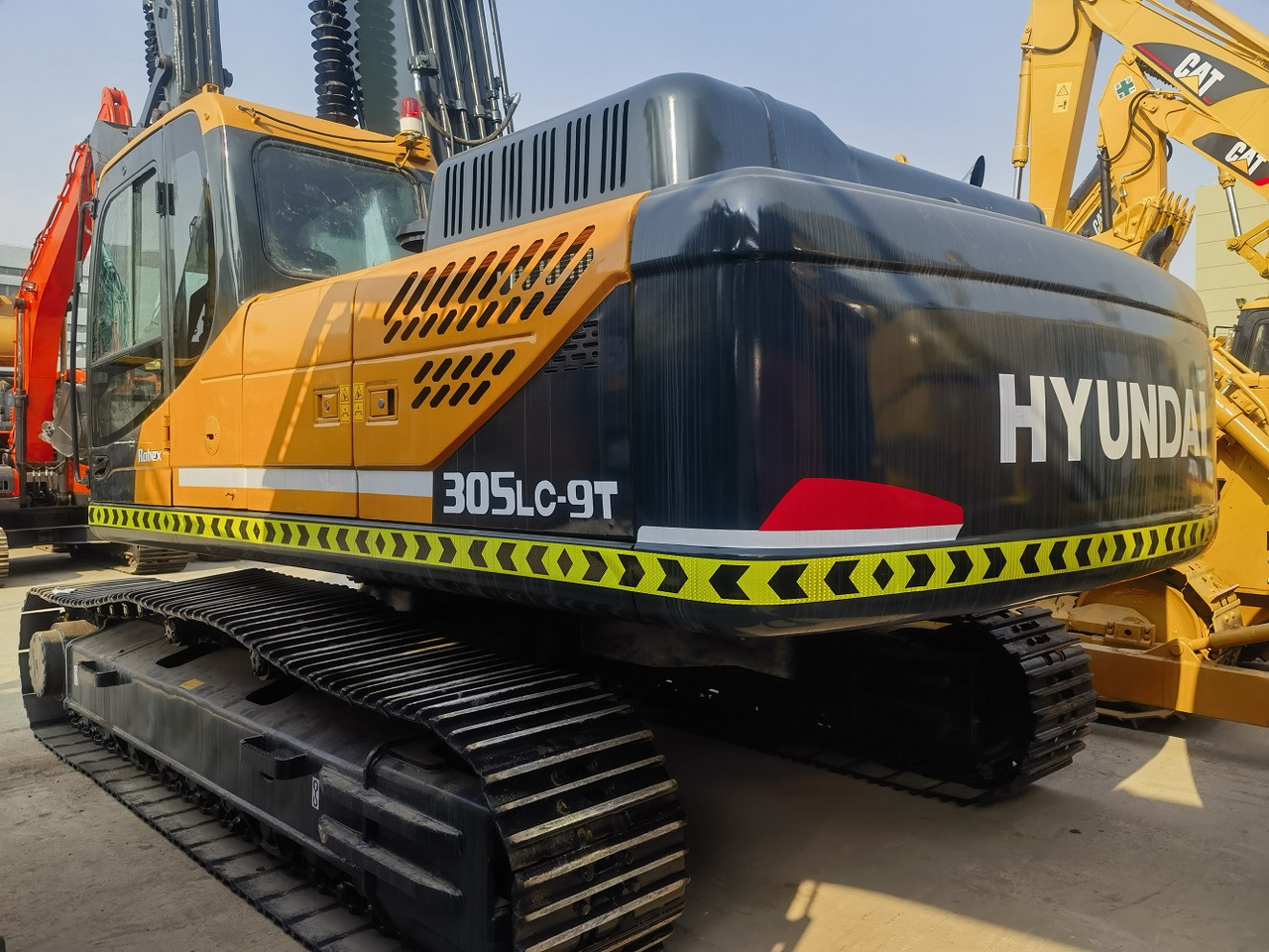 Hyundai 305LC-9T Excavator - Верижен багер: снимка 1 Hyundai 305LC-9T Excavator - Верижен багер: снимка 1