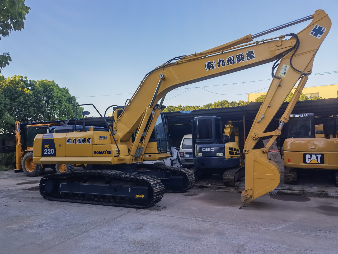 KOMATSU PC220-8 - Верижен багер: снимка 2 KOMATSU PC220-8 - Верижен багер: снимка 2