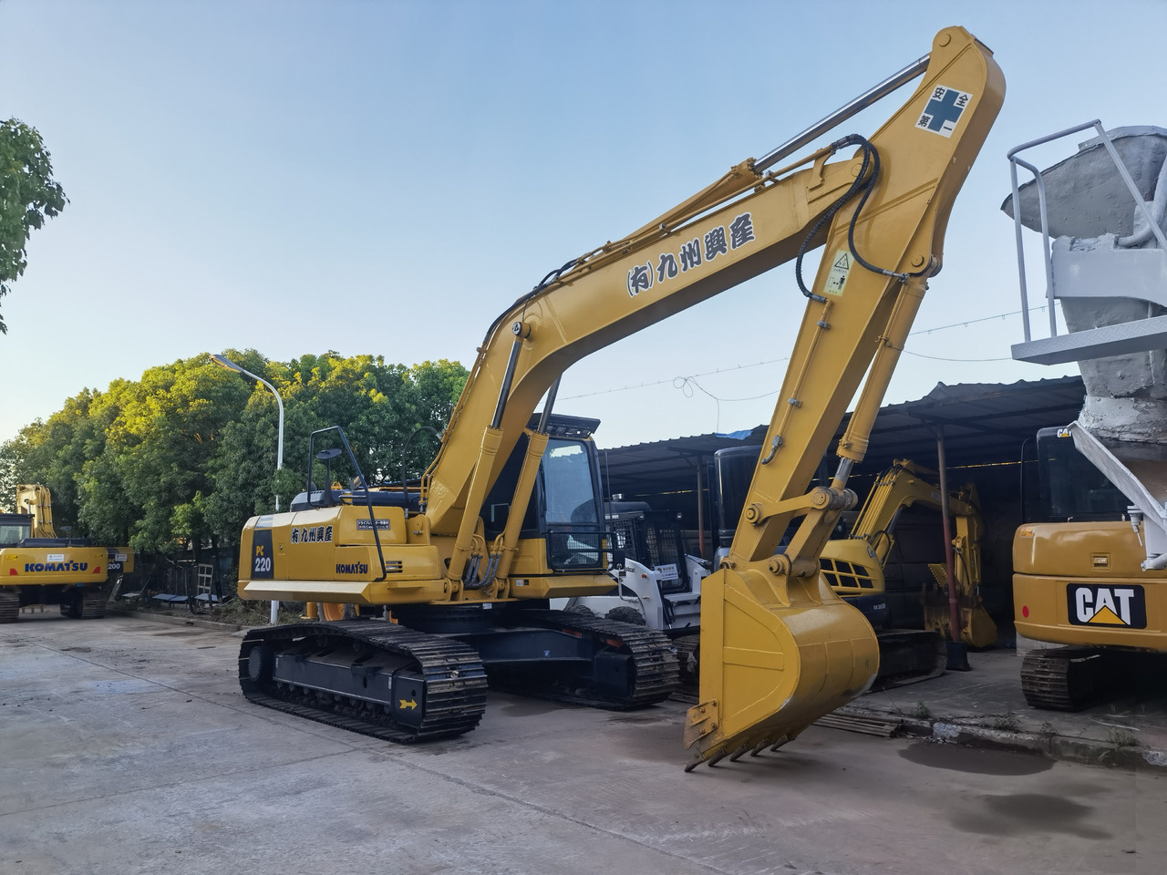 KOMATSU PC220-8 - Верижен багер: снимка 3 KOMATSU PC220-8 - Верижен багер: снимка 3