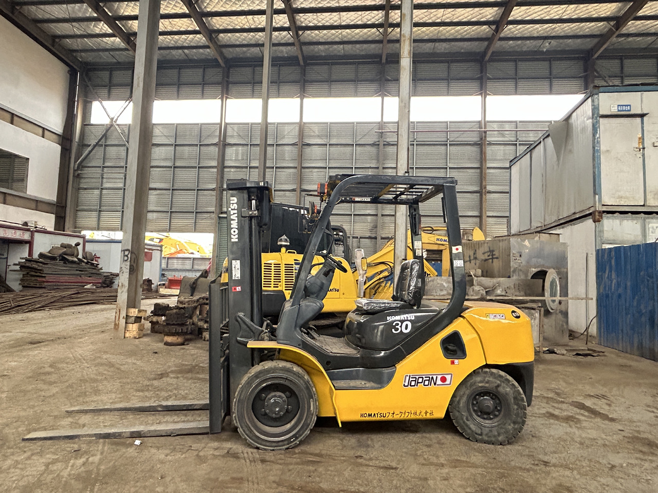 Komatsu FD30 Forklift - Дизелов мотокар: снимка 1 Komatsu FD30 Forklift - Дизелов мотокар: снимка 1