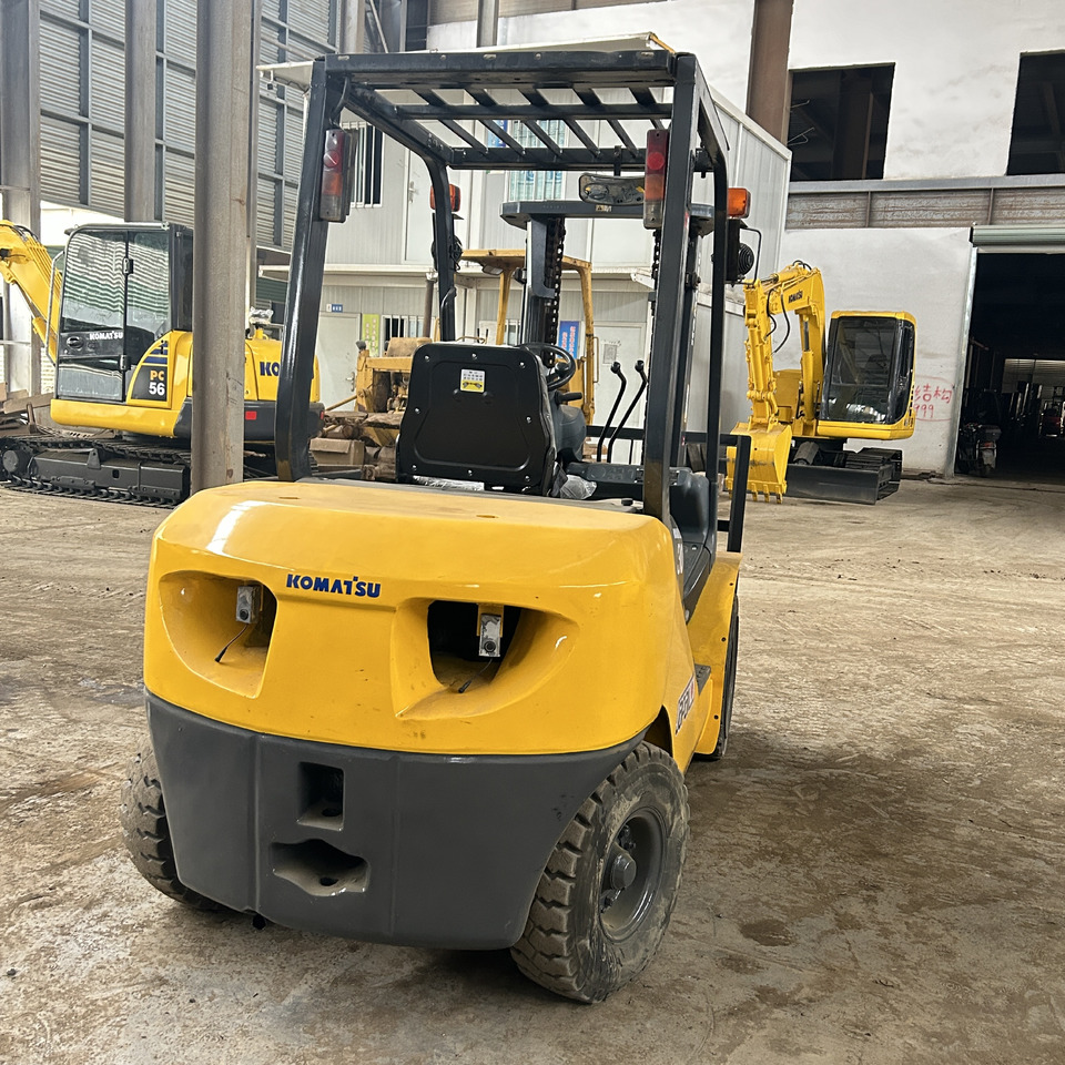 Komatsu FD30 Forklift - Дизелов мотокар: снимка 5 Komatsu FD30 Forklift - Дизелов мотокар: снимка 5