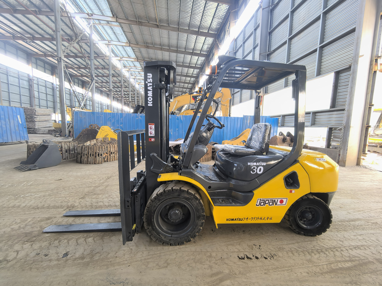 Komatsu FD30 Forklift - Дизелов мотокар: снимка 5 Komatsu FD30 Forklift - Дизелов мотокар: снимка 5