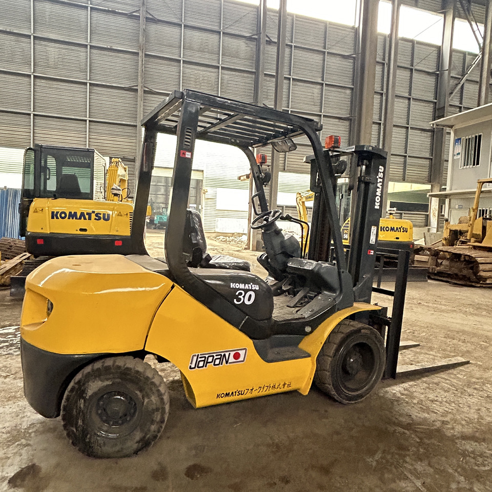 Komatsu FD30 Forklift - Дизелов мотокар: снимка 4 Komatsu FD30 Forklift - Дизелов мотокар: снимка 4
